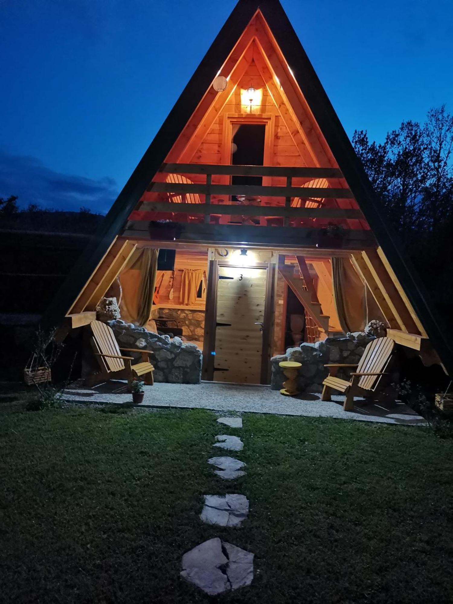 Gazela Bungalov 1 모이코바츠 외부 사진